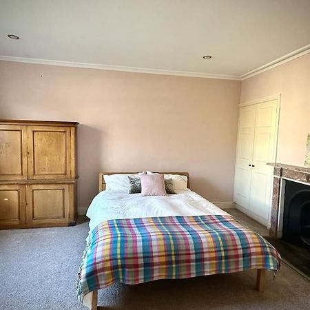 Large Georgian House In Heart Of Exeter Villa ภายนอก รูปภาพ