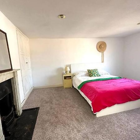 Large Georgian House In Heart Of Exeter Villa ภายนอก รูปภาพ