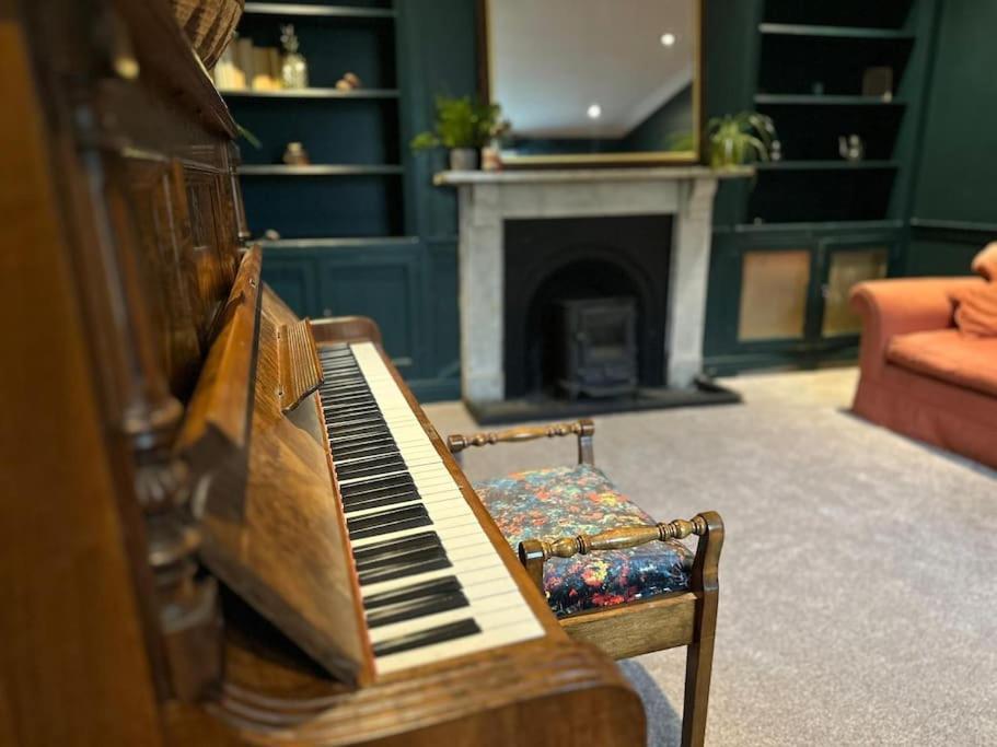 Large Georgian House In Heart Of Exeter Villa ภายนอก รูปภาพ
