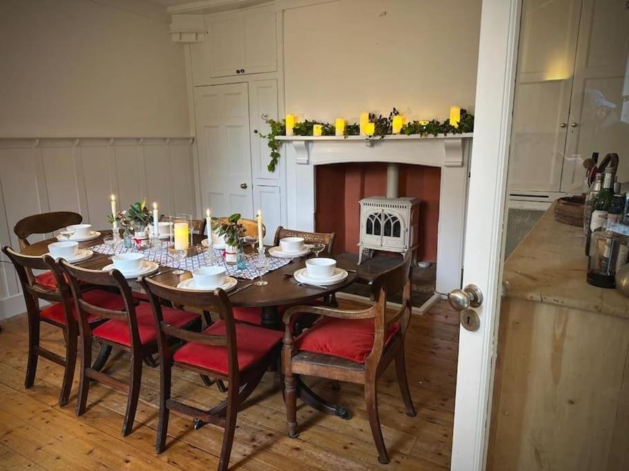 Large Georgian House In Heart Of Exeter Villa ภายนอก รูปภาพ